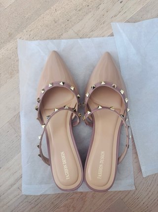 Zapatos planos destalonados con tachuelas(2 USO!)