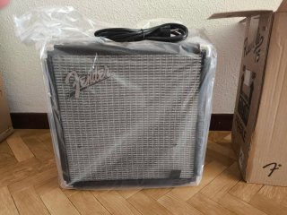 Amplificador Fender Rumble 15