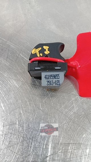 MANDO ELEVALUNAS TRASERO IZQUIERDO Audi A1 Sportback (8XA)(11.2011->)