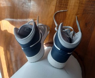 Zapatillas niño Nike Air Jordan blanco, gris, azul