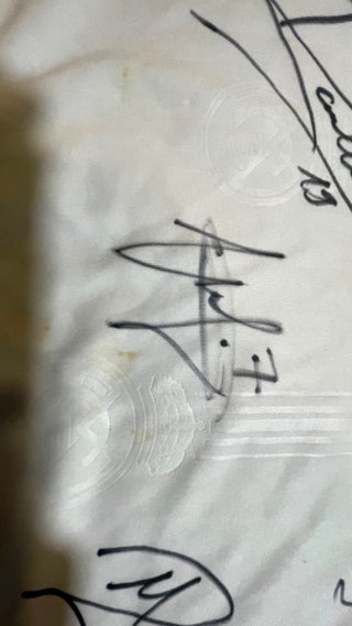 Camiseta Real Madrid Firmada por Plantilla 22-23