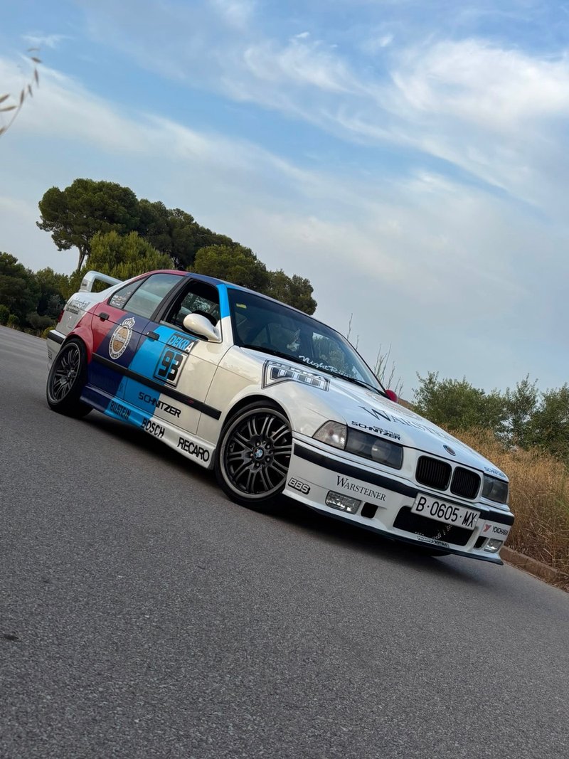 BMW Serie 3 1992 - foto 1