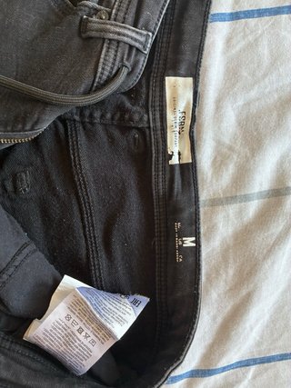 Pantalón vaquero Jorker negro desgastado Talla M