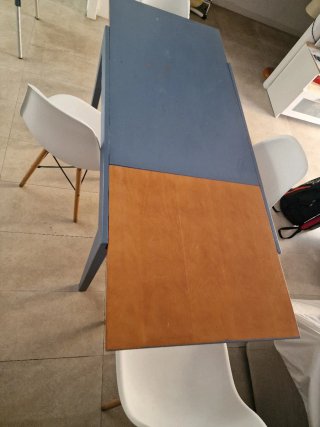 Mesa y 4 Sillas de comedor