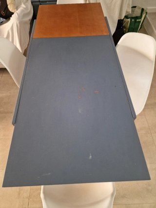 Mesa y 4 Sillas de comedor