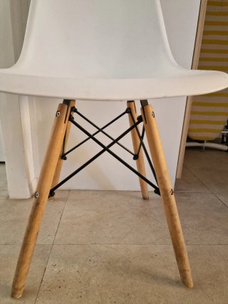 Mesa y 4 Sillas de comedor