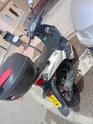 Peugeot Tweet 49cc Scooter