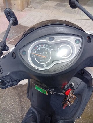 Peugeot Tweet 49cc Scooter