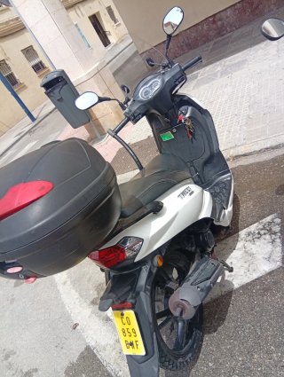 Peugeot Tweet 49cc Scooter