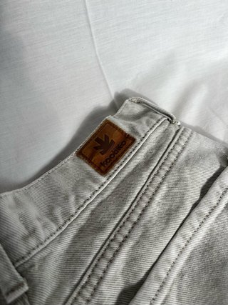 Pantalón Kaotiko Mom Fit Gris Talla 34