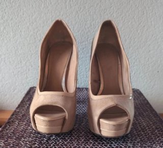 Tacones Bershka rosas peep toe