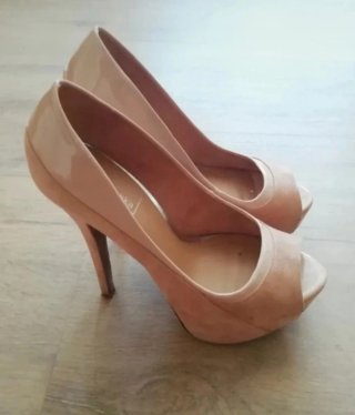 Tacones Bershka rosas peep toe