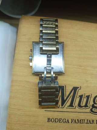 Reloj Versace Dorado y Plateado