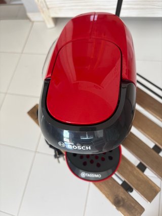 Cafetera Bosch Tassimo Roja con escaso uso.