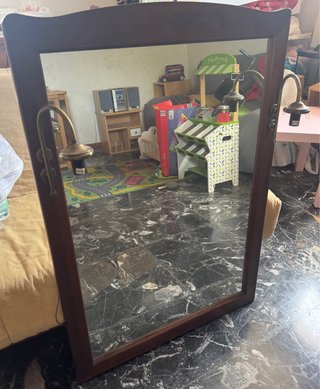 Espejo de madera sin tulipas