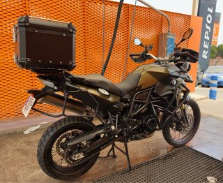 BMW F800 GS Negra/Dorada