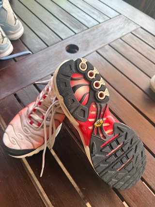 Nike TN Originales Rojo Blanco compradas en Nike .