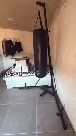 Saco de boxeo Outshock con soporte