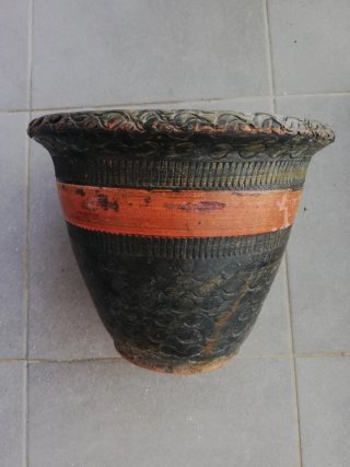 Maceta de barro antigua