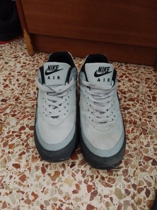 Zapatillas Air Max Grises y Blancas