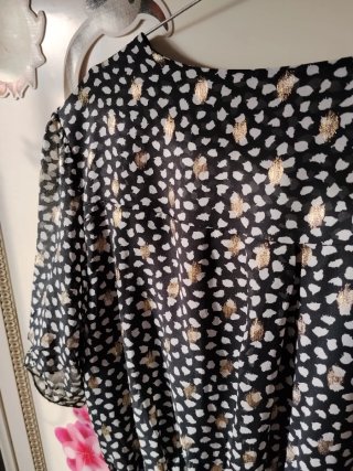 Vestido negro con estampado plateado