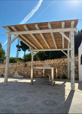 Pérgola de madera y bambú a medida metro cuadrado