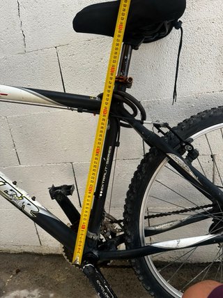 Bicicleta de Montaña Azul y Negra
