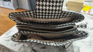 Bolso Guess Blanco y Negro. Perfecto estado