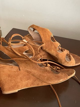 Sandalias tacón marrón con cordones