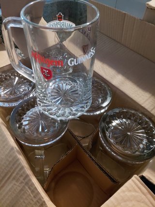 Caja 6 jarras cerveza Guinness