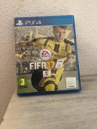 Pacchetto Giochi PS4: FIFA 17, FIFA 19 e Gran Turismo