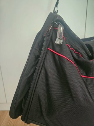 Bolsa de Viaje VW GTI Negra y Roja