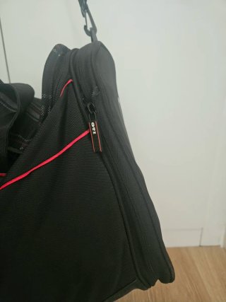 Bolsa de Viaje VW GTI Negra y Roja