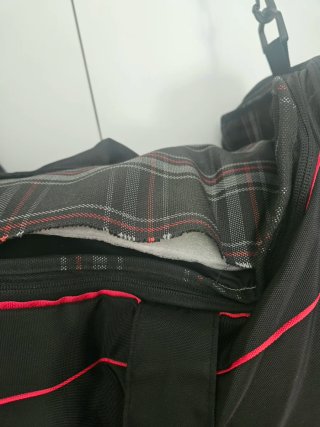 Bolsa de Viaje VW GTI Negra y Roja