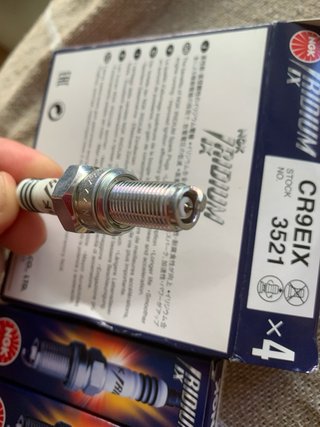 Bujías NGK Iridium IX CR9EIX x3