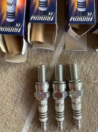 Bujías NGK Iridium IX CR9EIX x3