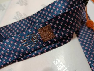 Corbata Hermès azul y rosa