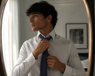 Corbata Hermès azul y rosa