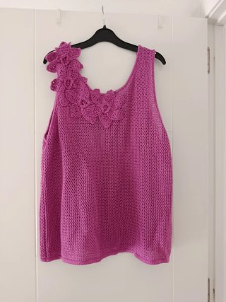 Jersey rosa con flores