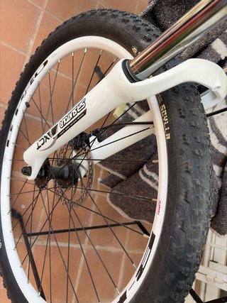 Bicicleta de montaña B-PRO M300 – Poco uso – €