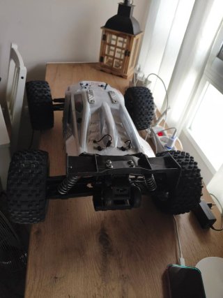 Chasis corally Kronos 6S monster.