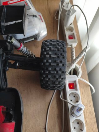 Chasis corally Kronos 6S monster.