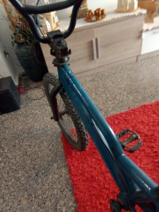 Bicicleta BMX azul Precio negociable