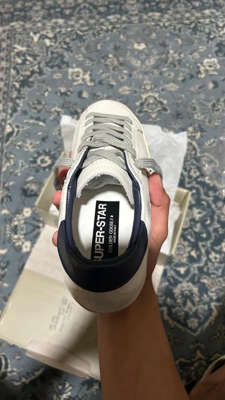 Golden Goose Superstar Sneakers Grigio Bianco.