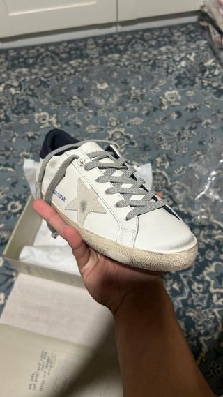 Golden Goose Superstar Sneakers Grigio Bianco.