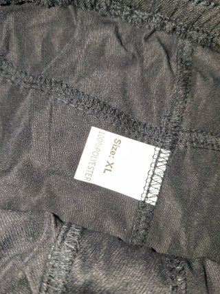 Pantalón corto negro con cordón