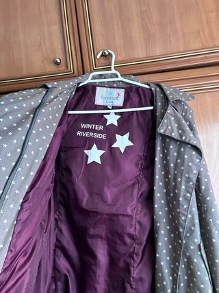 Trench con estrellas