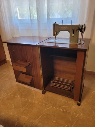 Máquina de coser Wertheim vintage