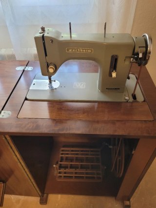 Máquina de coser Wertheim vintage
