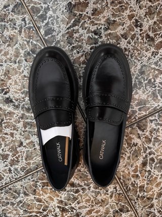Mocasines negros Catwalk con plataforma